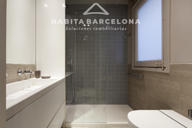 19. 23 Córcega